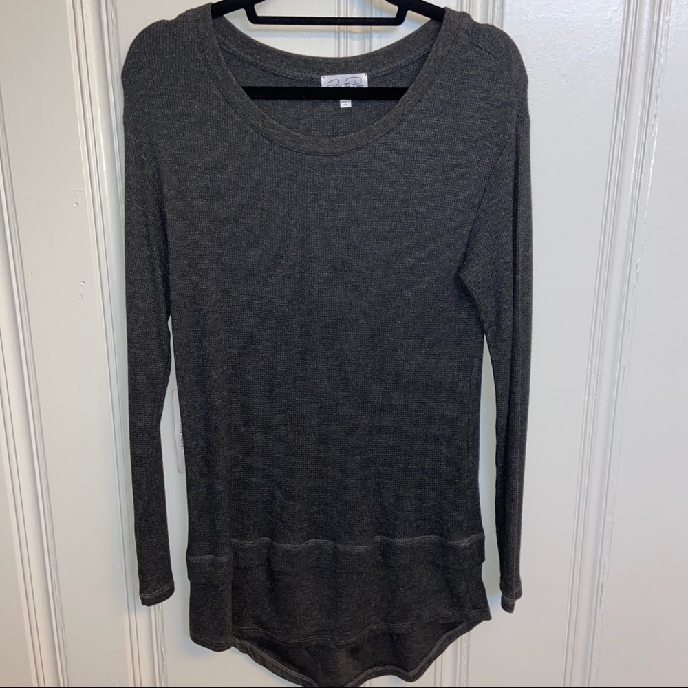 NWT Terre Jacobs Gray Thermal Top